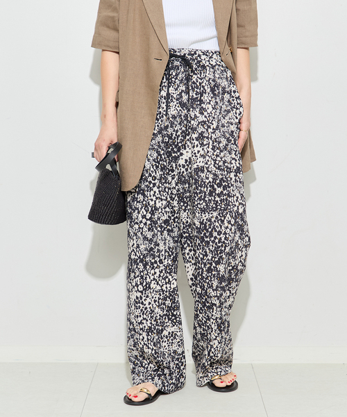 journal standard L'essage(ジャーナルスタンダードレサージュ)の「DEVEAUXGOLDラメモノトーンパンツ 2(その他パンツ・レディース・ベージュ/ブラック系その他・FREE)」の10枚目の写真