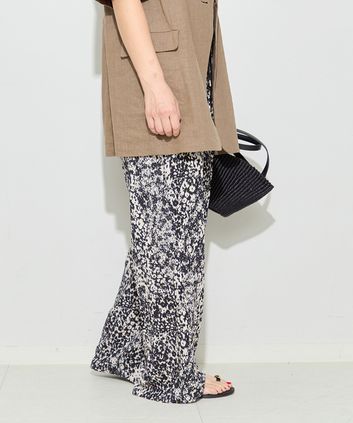 journal standard L'essage(ジャーナルスタンダードレサージュ)の「DEVEAUXGOLDラメモノトーンパンツ 2(その他パンツ・レディース・ベージュ/ブラック系その他・FREE)」の11枚目の写真