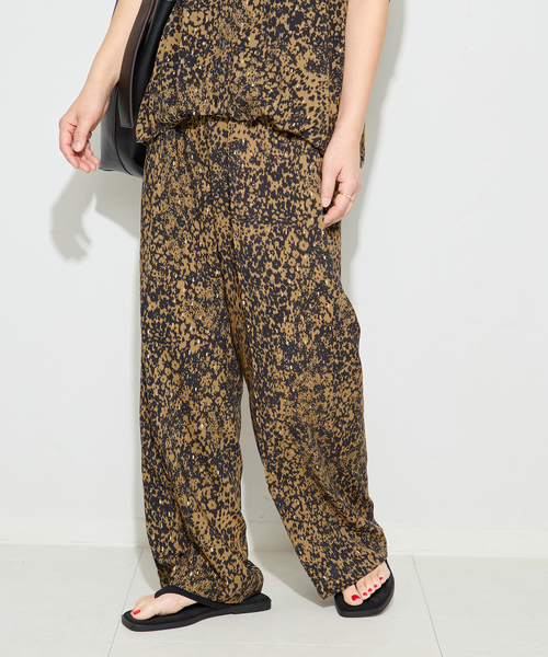 journal standard L'essage(ジャーナルスタンダードレサージュ)の「DEVEAUXGOLDラメモノトーンパンツ 2(その他パンツ・レディース・ベージュ/ブラック系その他・FREE)」の16枚目の写真