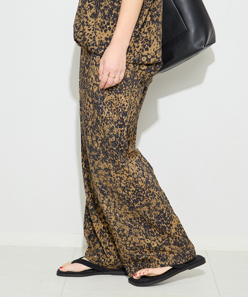 journal standard L'essage(ジャーナルスタンダードレサージュ)の「DEVEAUXGOLDラメモノトーンパンツ 2(その他パンツ・レディース・ベージュ/ブラック系その他・FREE)」の17枚目の写真