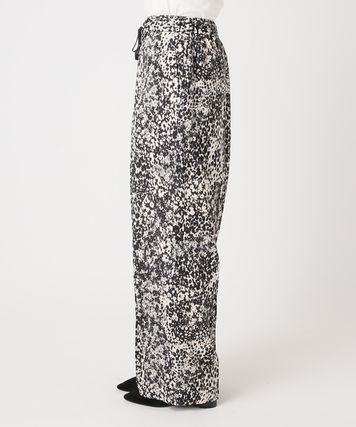 journal standard L'essage(ジャーナルスタンダードレサージュ)の「DEVEAUXGOLDラメモノトーンパンツ 2(その他パンツ・レディース・ベージュ/ブラック系その他・FREE)」の20枚目の写真