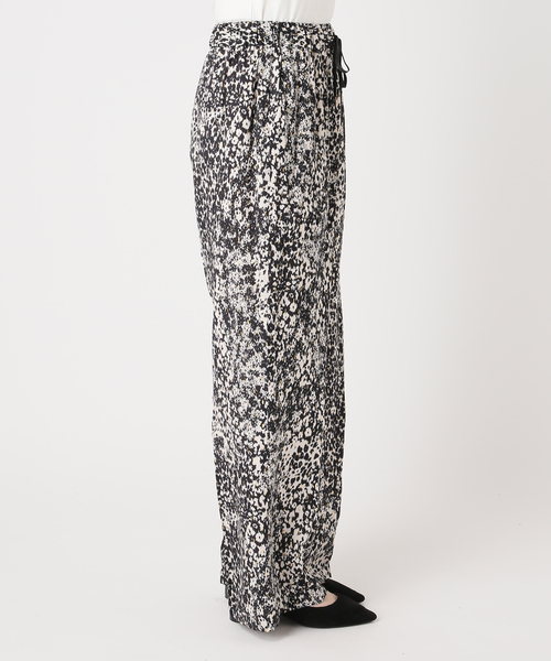 journal standard L'essage(ジャーナルスタンダードレサージュ)の「DEVEAUXGOLDラメモノトーンパンツ 2(その他パンツ・レディース・ベージュ/ブラック系その他・FREE)」の22枚目の写真