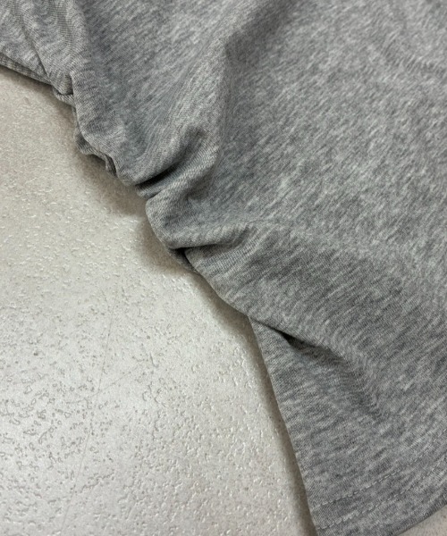 lulufa(ルルファ)の「レースチョーカー レタリングプリントオフショルTシャツ(Tシャツ/カットソー・レディース・グレー/ホワイト・LARGE/MEDIUM)」の17枚目の写真