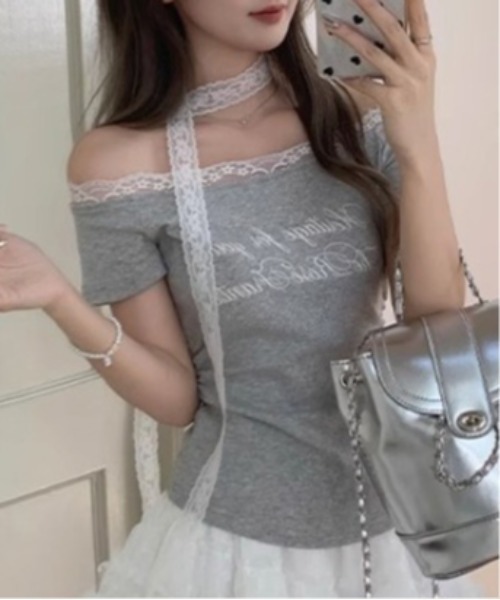 lulufa(ルルファ)の「レースチョーカー レタリングプリントオフショルTシャツ(Tシャツ/カットソー・レディース・グレー/ホワイト・LARGE/MEDIUM)」の21枚目の写真