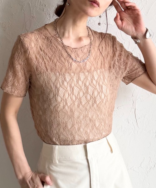 She's Closet(シーズクローゼット)の「半袖 クルーネック 透かし編み風 シアー レーストップス レースtシャツ(Tシャツ/カットソー・レディース・ブラウン/ブラック/アイボリー・FREE)」の3枚目の写真