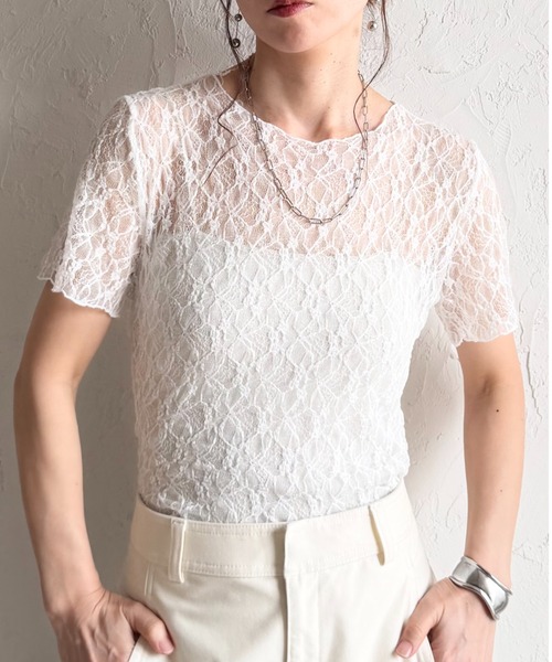 She's Closet(シーズクローゼット)の「半袖 クルーネック 透かし編み風 シアー レーストップス レースtシャツ(Tシャツ/カットソー・レディース・ブラウン/ブラック/アイボリー・FREE)」の1枚目の写真