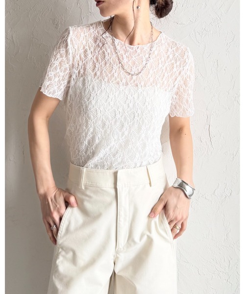 She's Closet(シーズクローゼット)の「半袖 クルーネック 透かし編み風 シアー レーストップス レースtシャツ(Tシャツ/カットソー・レディース・ブラウン/ブラック/アイボリー・FREE)」の4枚目の写真