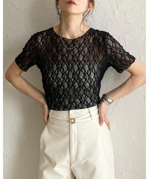 She's Closet(シーズクローゼット)の「半袖 クルーネック 透かし編み風 シアー レーストップス レースtシャツ(Tシャツ/カットソー・レディース・ブラウン/ブラック/アイボリー・FREE)」の8枚目の写真