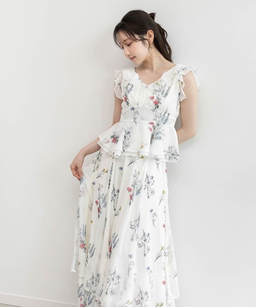 RANDA(ランダ)の「【Botanical Bloom】ボタニカルフラワーブラウスセットスカート(ワンピース・レディース・ホワイト/ネイビー・1/0)」の1枚目の写真