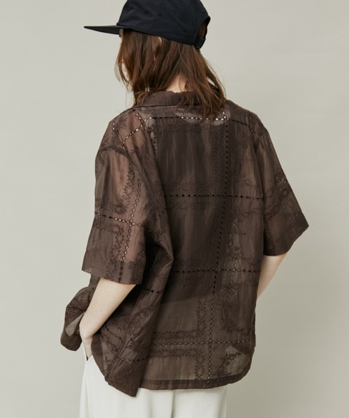 Auntie Rosa Holiday（アンティローザホリデー）の「パッチワーク刺繍半袖シャツジャケット（シャツ/ブラウス・レディース・ブラック/ブラウン/オフホワイト・FREE）」の5枚目の写真