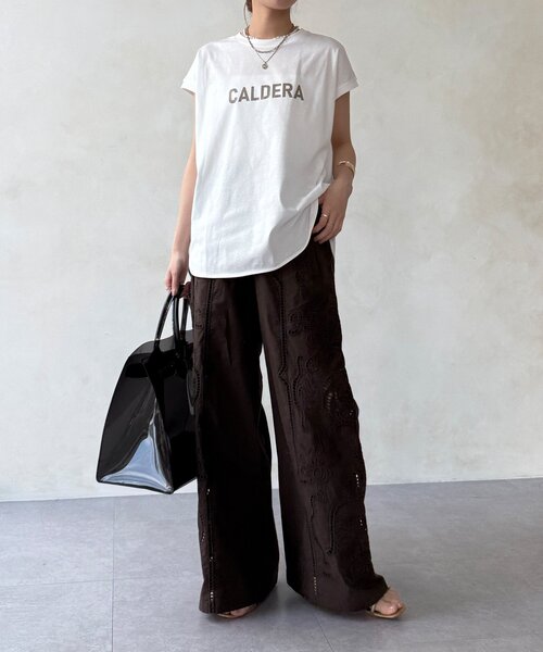 DouDou(ドゥドゥ)の「【WEB限定】前後ロゴフレンチスリーブTEE(Tシャツ/カットソー・レディース・ブラック/オフホワイト/ブラウン・FREE)」の11枚目の写真