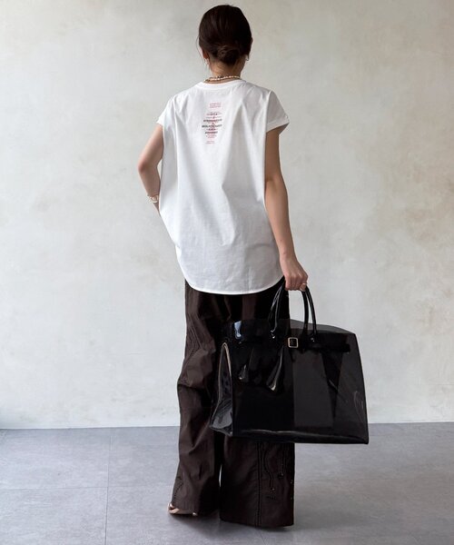 DouDou（ドゥドゥ）の「【WEB限定】前後ロゴフレンチスリーブTEE（Tシャツ/カットソー・レディース・ブラック/オフホワイト/ブラウン・FREE）」の7枚目の写真