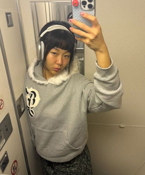 GARMENTS FAB（ガーメンツファブ）の「Old English Fur Hoodie (MELANGE GRAY)（パーカー・レディース・その他・MEDIUM/LARGE）」の2枚目の写真