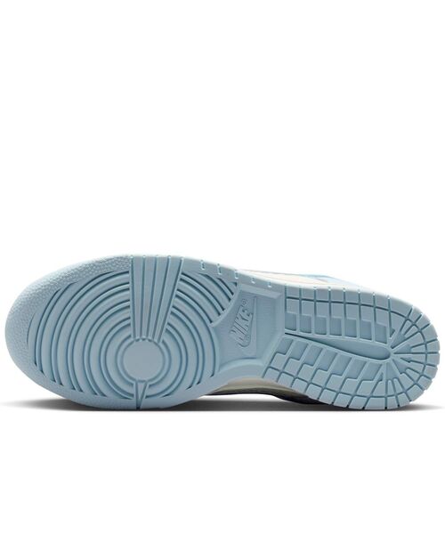 NIKE(ナイキ)の「ナイキ ダンク LOW SE ウィメンズシューズ / Nike Dunk Low SE Women's Shoes IH2479-100 Sail(スニーカー・レディース・クリーム・23/23.5/24/24.5/22/22.5/25/25.5/26)」の2枚目の写真