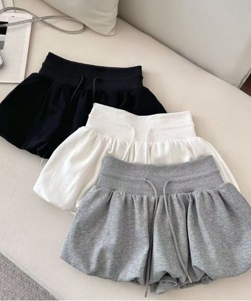 Teem Store（チームストア）の「【３色展開】スウェット バルーンシルエット ミニスカート（スカート・レディース・ホワイト/グレー/ブラック・M/S）」の4枚目の写真