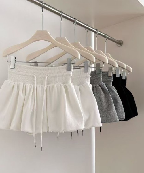 Teem Store（チームストア）の「【３色展開】スウェット バルーンシルエット ミニスカート（スカート・レディース・ホワイト/グレー/ブラック・M/S）」の5枚目の写真