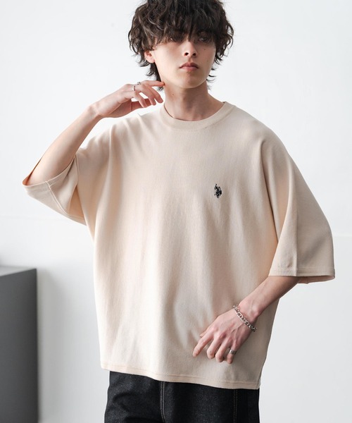 U.S. POLO ASSN.(ユーエスポロアッスン)の「U.S. POLO ASSN. ユーエスポロアッスン ドルマン半袖サマーニット(ニット/セーター・メンズ・オフホワイト/ブラック/チャコール/ネイビー/ピンク・M/L/XL)」の2枚目の写真