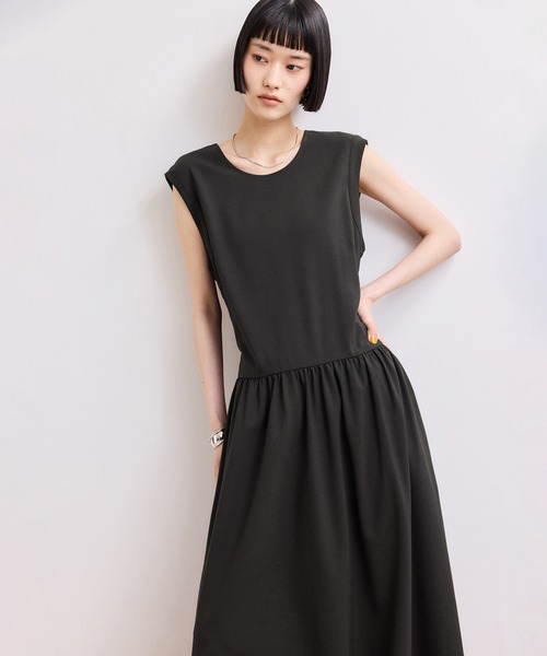 ADAM ET ROPE'（アダムエロペ）の「【WEB限定】バックオープンマキシワンピース（ワンピース・レディース・チャコールグレー/ダークブラウン/ブラック・38/36）」の12枚目の写真