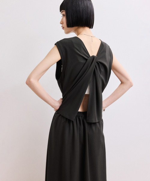 ADAM ET ROPE'（アダムエロペ）の「【WEB限定】バックオープンマキシワンピース（ワンピース・レディース・チャコールグレー/ダークブラウン/ブラック・38/36）」の13枚目の写真