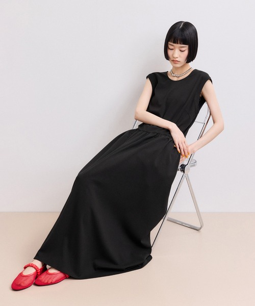 ADAM ET ROPE'（アダムエロペ）の「【WEB限定】バックオープンマキシワンピース（ワンピース・レディース・チャコールグレー/ダークブラウン/ブラック・38/36）」の16枚目の写真