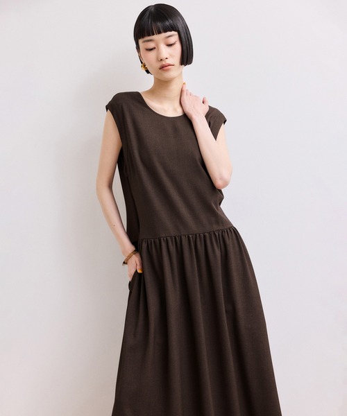 ADAM ET ROPE'（アダムエロペ）の「【WEB限定】バックオープンマキシワンピース（ワンピース・レディース・チャコールグレー/ダークブラウン/ブラック・38/36）」の17枚目の写真