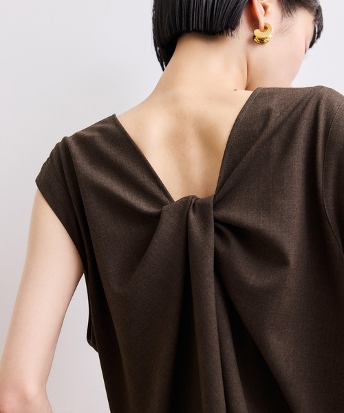 ADAM ET ROPE'（アダムエロペ）の「【WEB限定】バックオープンマキシワンピース（ワンピース・レディース・チャコールグレー/ダークブラウン/ブラック・38/36）」の19枚目の写真