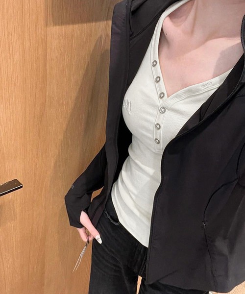 WESTSEA（ウエストシー）の「ショート丈 リブ ヘンリーネック 半袖Tシャツ ジャストフィット カップ付き（Tシャツ/カットソー・レディース・イエロー/ピンク/ブラック/ホワイト・FREE）」の9枚目の写真