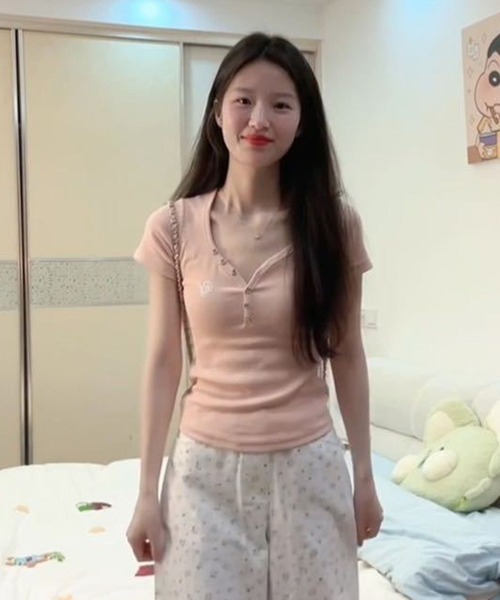 WESTSEA（ウエストシー）の「ショート丈 リブ ヘンリーネック 半袖Tシャツ ジャストフィット カップ付き（Tシャツ/カットソー・レディース・イエロー/ピンク/ブラック/ホワイト・FREE）」の22枚目の写真