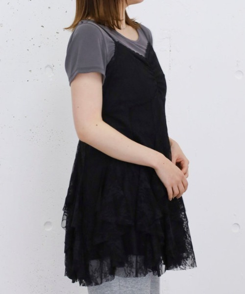 archives(アルシーヴ)の「レースラッフルミニキャミワンピース(ワンピース・レディース・ブラック/オフホワイト・MEDIUM)」の19枚目の写真