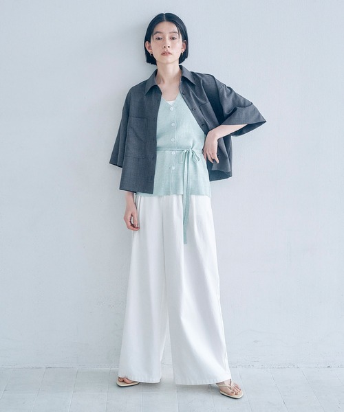Obis&(オビスアンド)の「リネンタッチ 半袖クロップドシャツ(シャツ/ブラウス・レディース・チャコール/ベージュ・FREE)」の9枚目の写真