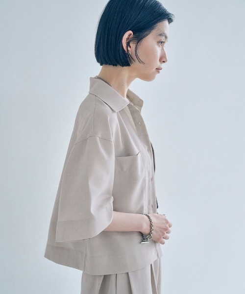 Obis&(オビスアンド)の「リネンタッチ 半袖クロップドシャツ(シャツ/ブラウス・レディース・チャコール/ベージュ・FREE)」の17枚目の写真