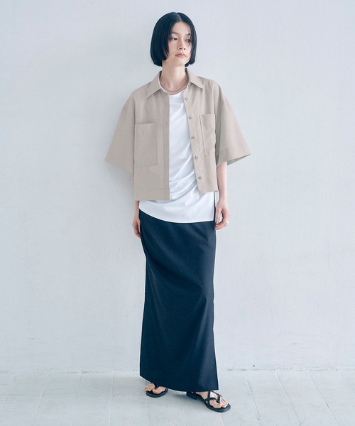 Obis&(オビスアンド)の「リネンタッチ 半袖クロップドシャツ(シャツ/ブラウス・レディース・チャコール/ベージュ・FREE)」の22枚目の写真