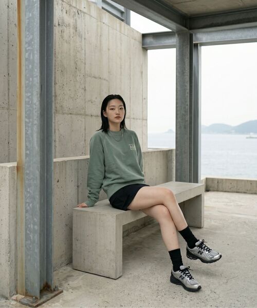 LENGAGEMENT(ランガージュマン)の「AGIR Salt-Washed Raglan Crop Sweatshirt (Green)(スウェット・レディース・グリーン・1/2)」の4枚目の写真