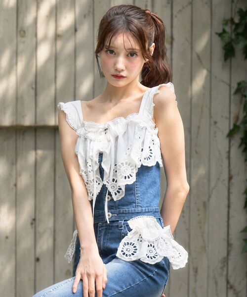 MAJESTIC LEGON（マジェスティックレゴン）の「2wayレースフリルデニムビスチェ（キャミソール・レディース・サックスブルー/ネイビー・MEDIUM）」の22枚目の写真