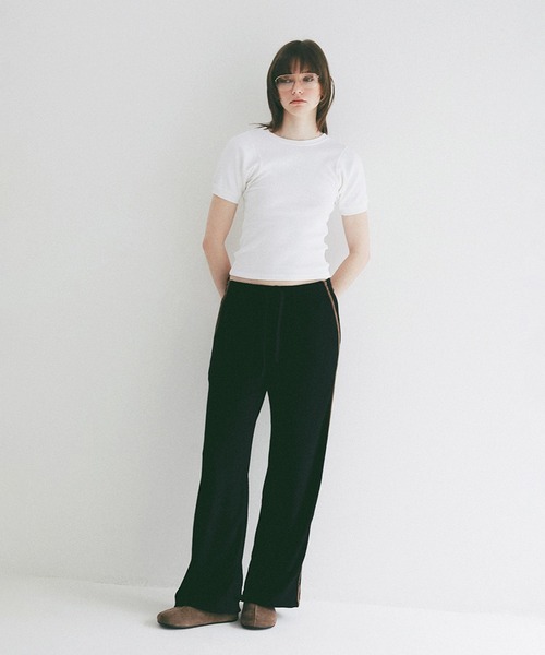 CLANE（クラネ）の「SCOOP SLEEVE COMPACT TOPS（Tシャツ/カットソー・レディース・ブラック/ホワイト・1）」の12枚目の写真