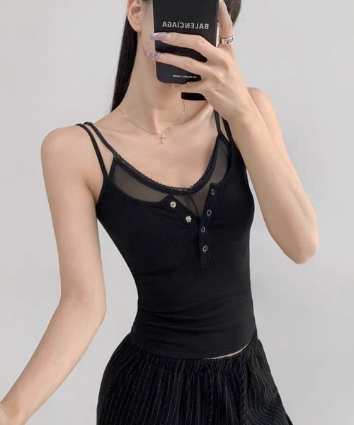 Ritzy(リッツィー)の「Y2Kシアーレース切替 ヘンリーネックカップ付き リブ キャミソール タンクトップ(キャミソール・レディース・ホワイト/ブラック・FREE)」の4枚目の写真