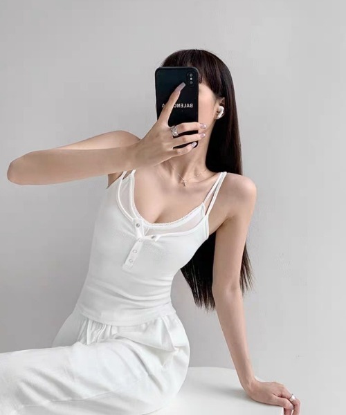 Ritzy(リッツィー)の「Y2Kシアーレース切替 ヘンリーネックカップ付き リブ キャミソール タンクトップ(キャミソール・レディース・ホワイト/ブラック・FREE)」の10枚目の写真