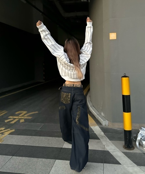 HAILY(ヘイリー)の「ヒョウ柄デザインポケットカーブバギーデニムパンツ(デニムパンツ・レディース・ブルー系その他・S/M/L)」の4枚目の写真