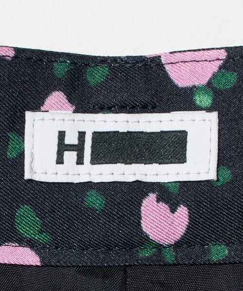 H BEAUTY&YOUTH UNITED ARROWS(エイチビューティーアンドユースユナイテッドアローズ)の「<H>レーヨンシルク プリント タックトラウザーズ(その他パンツ・レディース・ブラック/ネイビー・S/M)」の7枚目の写真