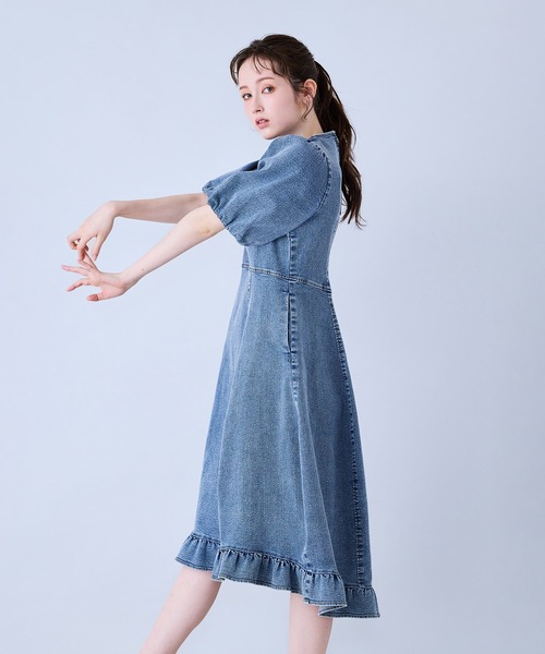 Audie a Muses(オーディアミューズ)の「【人気のため追加】ライトデニムボリュームスリーブワンピース(ワンピース・レディース・ネイビー・36/42/38)」の11枚目の写真