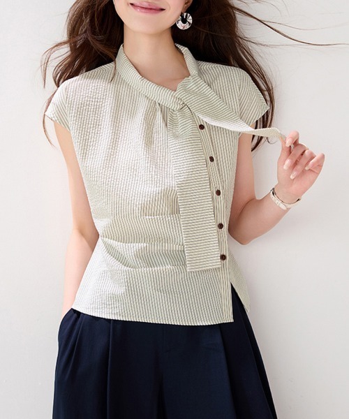 ONEP STAR(ワンピスター)の「ストライプリボンタイ半袖ブラウス(シャツ/ブラウス・レディース・ベージュ・LARGE/X-LARGE/MEDIUM)」の3枚目の写真