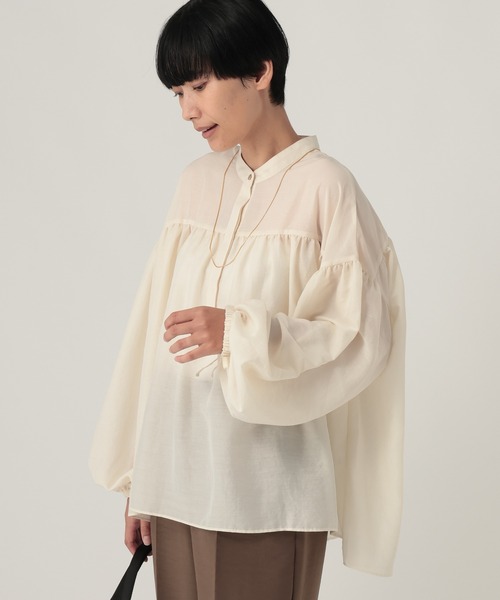 Elura(エルーラ)の「アイロンいらずシアーブラウス/1055351(シャツ/ブラウス・レディース・オフホワイト/ブラック/ライトカーキ・FREE)」の7枚目の写真