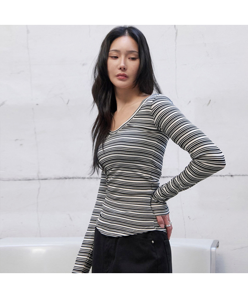 MORVE13(モルブ13)の「デュアルストライプTシャツ(Tシャツ/カットソー・レディース・オリーブ/パープル/ブラック・FREE)」の2枚目の写真