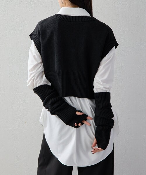 UNFORM(アンフォーム)の「【2026AW Debut】【UNFORM】アームウォーマー付きベスト(ニット/セーター・レディース・ブラック/チャコールグレー・FREE)」の5枚目の写真