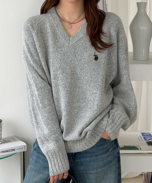 U.S. POLO ASSN.(ユーエスポロアッスン)の「GeeRA別注【U.S. POLO ASSN.】Vネックニット(ニット/セーター・レディース・ネイビー/グレー・X-LARGE/LARGE/MEDIUM/SMALL)」の2枚目の写真