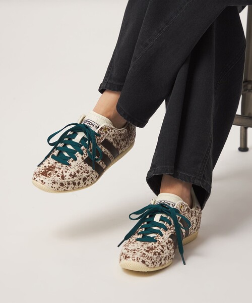 adidas Originals(アディダスオリジナルス)の「【WEB限定】<adidas Originals>ジャパン スニーカー(スニーカー・レディース・オフホワイト・23cm/24.5cm/23.5cm/24cm)」の2枚目の写真