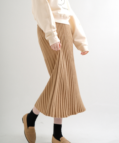 VLETI(ブレッティ)の「Ramswool Pleats Knit Skirt (Beige)(スカート・レディース・ベージュ・FREE)」の1枚目の写真