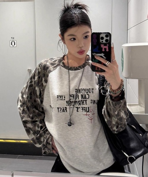 WESTSEA（ウエストシー）の「カモフラ切替 ダメージ加工 ワッフル ラグラン オーバーサイズ ロンT（Tシャツ/カットソー・レディース・グレー系カモフラージュ・L/M）」の4枚目の写真