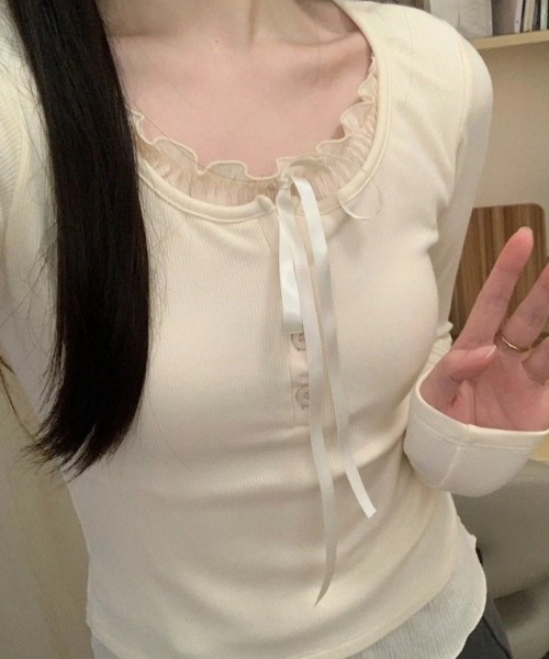 Beststore(ベストストア)の「【秋冬】重ね着風 インナー付き フリル リボン トップス カットソー 長袖 フレンチガーリー(Tシャツ/カットソー・レディース・ピンク/グレー/ブラック/アイボリー・FREE)」の5枚目の写真