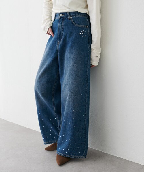 DISCOAT(ディスコート)の「ビジュー使いデニムワイドパンツ(デニムパンツ・レディース・ブルー・SMALL/LARGE/MEDIUM)」の1枚目の写真